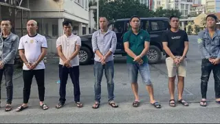 Xe Ô Tô Đâm Vào Trạm Thu Phí Long Thành