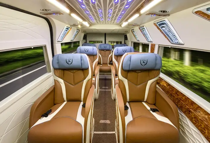 Các Nhà Xe Limousine Tuyến Đường Hà Nội Nam Định Nổi Tiếng Với Đội Ngũ Nhân Viên Nhiệt Tình Cùng Dòng Xe Tiện Lợi Mang Đến Sự Thoải Mái Cho Khách Hàng.