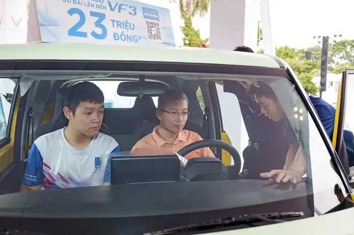 Quy Trình Đổi Xe Ô Tô & Xe Máy Xăng Sang Xe Điện Vinfast