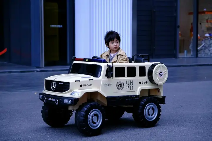 Xe Ô Tô Điện Trẻ Em Cảnh Sát