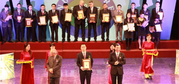 Xe Ô Tô Điện Quà Tặng Từ Sữa Nutifood