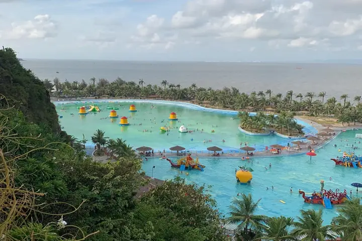 Xe Ô Tô Đỗ Tại Hòn Dấu