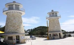 Xe Ô Tô Đỗ Tại Hòn Dấu