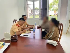 Xe Ô Tô Đón Khách