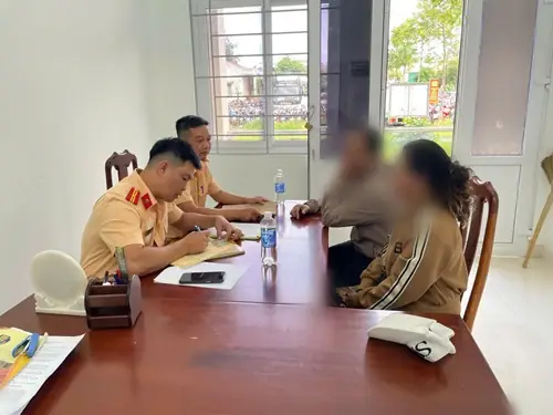 Xe Ô Tô Đón Khách