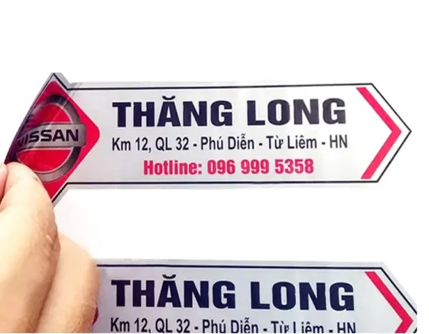 Vì Sao Nên Chọn In Tem Dán Đuôi Xe Ô Tô?