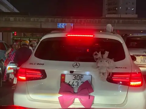 Hướng Dẫn Trang Trí Xe Ô Tô Gắn Nơ Ấn Tượng Và Ý Nghĩa