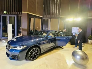 Tháng 8/2025 Chứng Kiến Làn Sóng Giảm Giá Mạnh Mẽ Trên Thị Trường Ô Tô Sang. Từ Mercedes-benz, Bmw, Audi, Volkswagen Đến Ford Hay Kia… Đều Đồng Loạt Khuyến Mãi Sâu Nhằm Kích Cầu Trong Bối Cảnh Lượng Xe Tồn Cao Và Nhu Cầu Tiêu Dùng Còn Yếu.