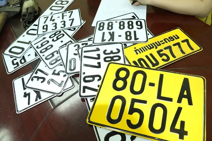 Xe Ô Tô Giấy Tờ Lào