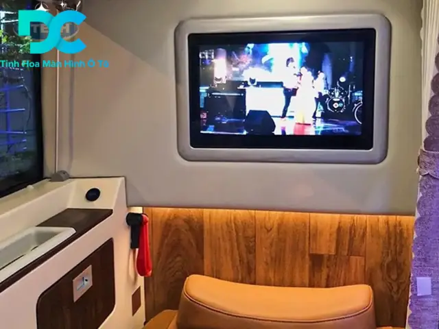 Tại Sao Cần Trang Bị Màn Hình Ô Tô Cho Xe Giường Nằm Cao Cấp?