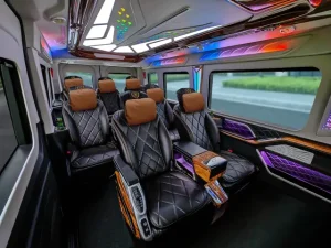 Giá Xe Ford Transit Limousine: