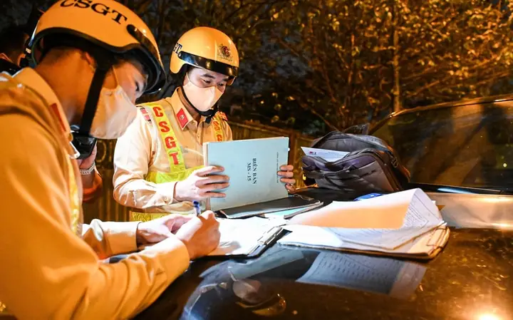 Bằng Lái Xe B1 Được Cấp Sau 1-1-2025 Sẽ Không Được Lái Ô Tô - Ảnh 2. Bằng Lái Xe B1 Được Cấp Sau 1-1-2025 Sẽ Không Được Lái Ô Tô - Ảnh 2.