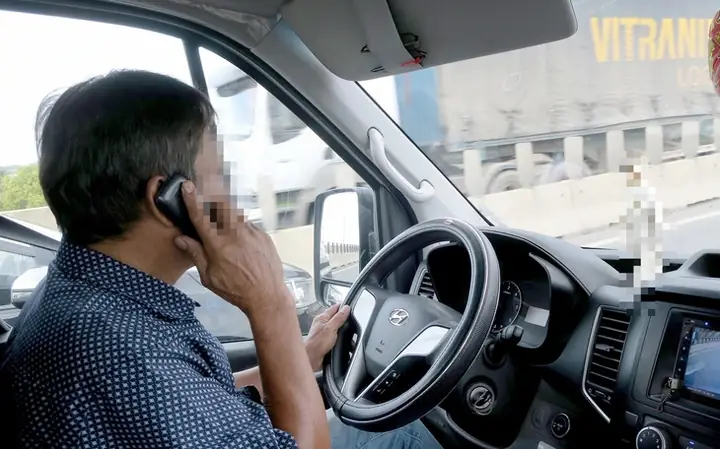 Luật Mới Quy Định Bằng Lái Xe Được Cấp Trước Ngày Luật Này Có Hiệu Lực Thi Hành Được Tiếp Tục Sử Dụng Theo Thời Hạn Ghi Trên Bằng Lái. Luật Mới Quy Định Bằng Lái Xe Được Cấp Trước Ngày Luật Này Có Hiệu Lực Thi Hành Được Tiếp Tục Sử Dụng Theo Thời Hạn Ghi Trên Bằng Lái.