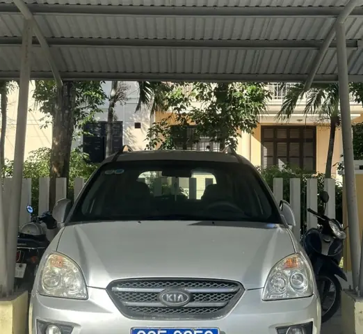 Xe Ô Tô Dùng Chung 07 Chỗ Ngồi; Nhãn Hiệu Kia Carens; Biển Kiểm Soát 92e-0959; Màu Sơn: Bạc; Số Khung: Rnyfg52129c005338; Số Máy: G4ka9h363114; Năm Sản Xuất/sử Dụng: 2009