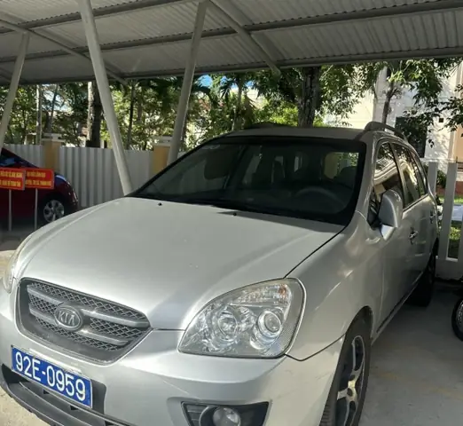 Xe Ô Tô Dùng Chung 07 Chỗ Ngồi; Nhãn Hiệu Kia Carens; Biển Kiểm Soát 92e-0959; Màu Sơn: Bạc; Số Khung: Rnyfg52129c005338; Số Máy: G4ka9h363114; Năm Sản Xuất/sử Dụng: 2009