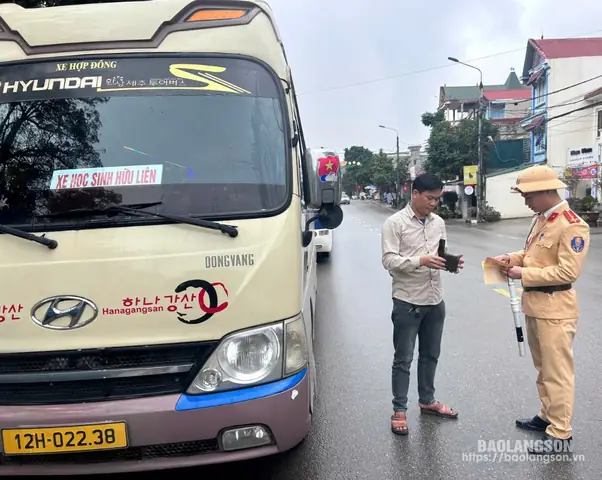 Hữu Lũng Tăng Cường Quản Lý Xe Ô Tô Đưa Đón Học Sinh