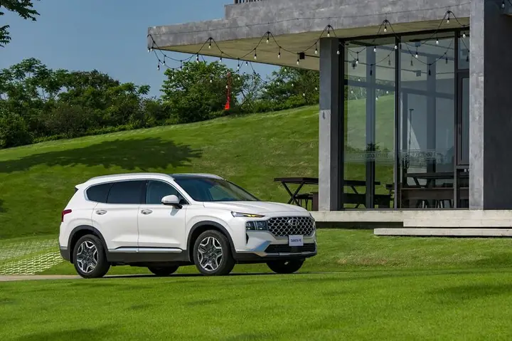 Vì Sao Xe Ô Tô Hyundai Tăng Giá? Phân Tích Chi Tiết Vì Sao Xe Ô Tô Hyundai Tăng Giá? Phân Tích Chi Tiết