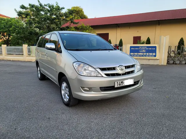 Xe Ô Tô Innova Cũ 2008