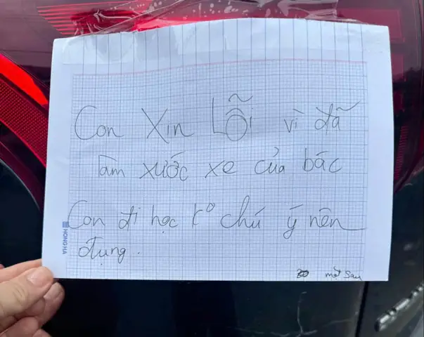 Tông Vào Đuôi Ô Tô, Cậu Học Trò Đà Nẵng Để Lại 200.000 Đồng ‘chịu Trách Nhiệm’ Gây Xúc Động - Ảnh 1.