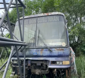 Tài Sản 1: Xe Ô Tô Khách Biển Số 76k-6445, Nhãn Hiệu: Transinco, Số Máy: 50705116, Số Khung: 454004893, Màu Sơn: Trắng, Tím, Đỏ, Năm Sản Xuất: 2006 Lần 2