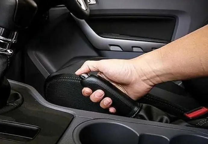 Không Nên Kéo Phanh Tay Khi Để Xe Đỗ Trong Thời Gian Dài. Ảnh Minh Họa Không Nên Kéo Phanh Tay Khi Để Xe Đỗ Trong Thời Gian Dài. Ảnh Minh Họa