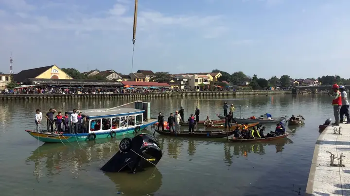 Xe Lao Xuống Sông Hoài 3 Người Chết: Có Dấu Hiệu Tự Tử - Ảnh 1.