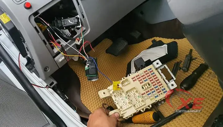 Xe Bá»c Khã³i Nghi Ngãºt Vã¬... Lãªn Äá»i Cáº·p Gæ°æ¡ng