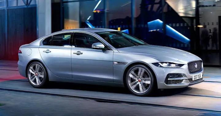 Giá Xe Jaguar Xe