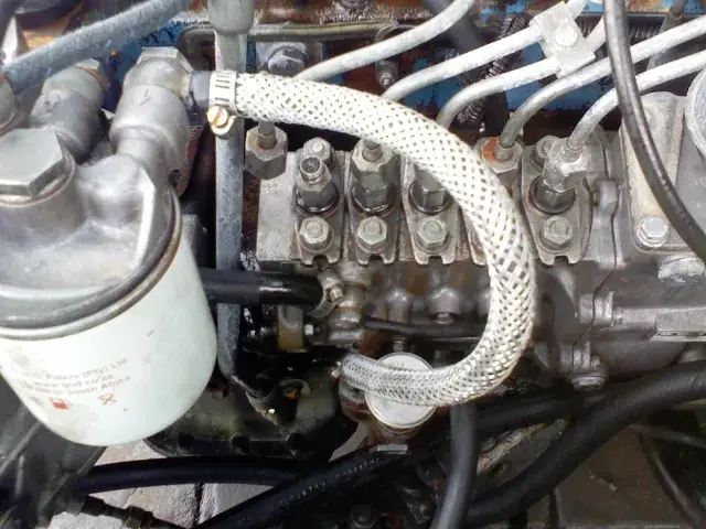 Nguyên Nhân Ô Tô Phát Ra Khói Trắng Từ Ống Xả Khi Khởi Động