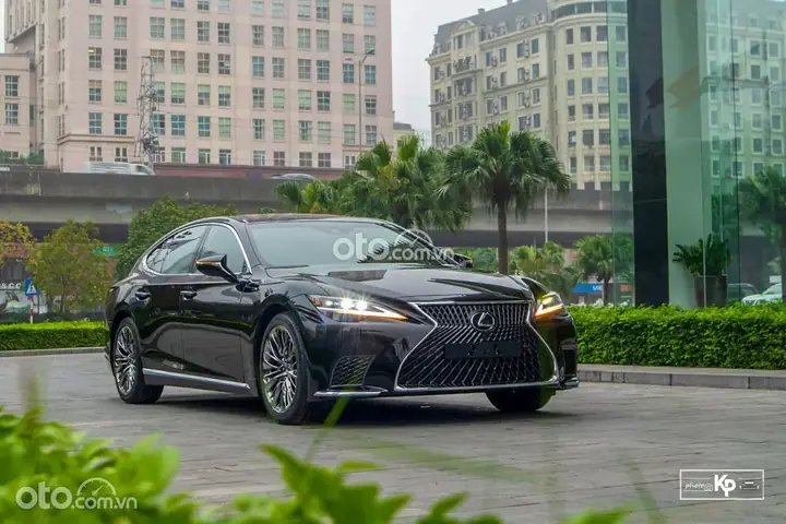 Lexus Thăng Long