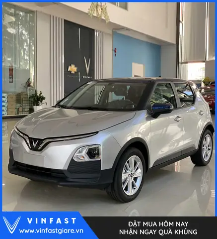 Ngoại Thất Mạnh Mẽ Và Sang Trọng