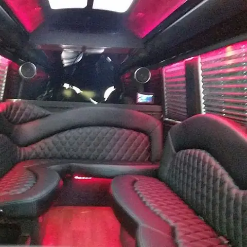 Phân Tích Chi Tiết Mercedes Sprinter 2012: Giá, Lỗi Thường Gặp & An Toàn