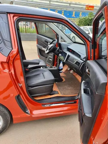 Nội Thất B&ecirc;n Trong Chiếc &ocirc; T&ocirc; Mini 2 Chỗ Ngồi.