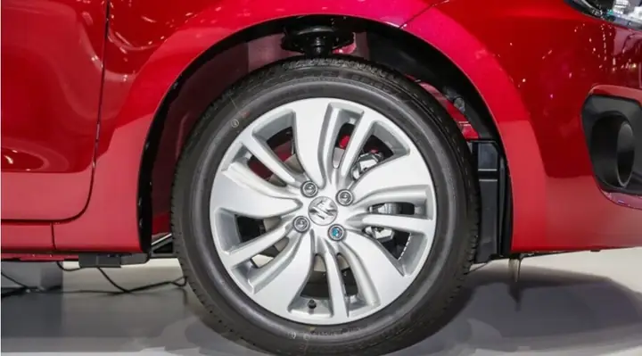 1so Sánh Ngoại Thất Mitsubishi Mirage Và Suzuki Swift