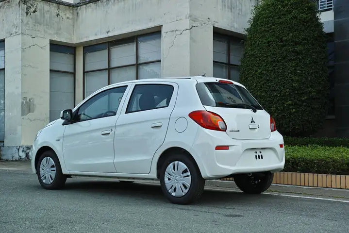 Xe Ô Tô Mitsubishi Hatback