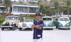 ‘ông Già Gân’ Lái Xe Ô Tô Cổ Hơn 2.000 Km Tham Dự Lễ Hội Xe Tại Thái Lan