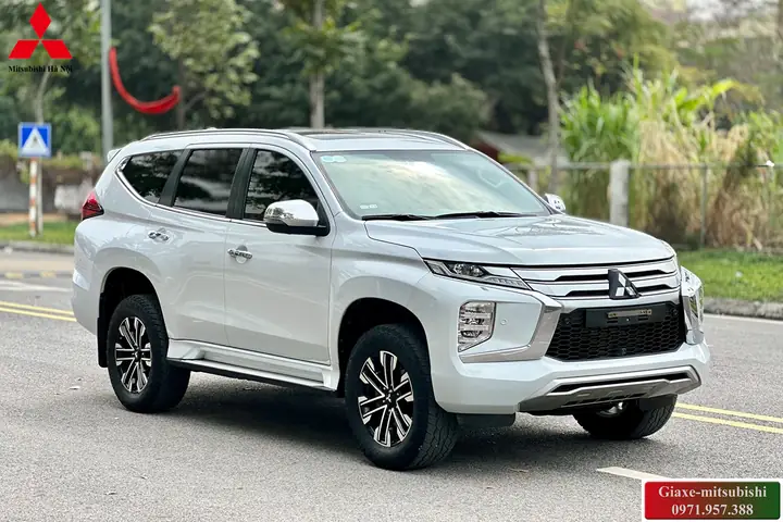 Mitsubishi Pajero Sport4×2 At