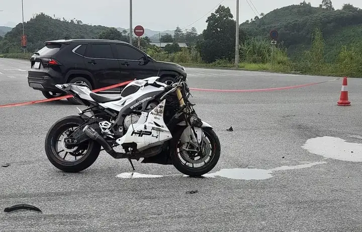 Cô Gái Lái Mô Tô Phân Khối Lớn Tông Lật Ô Tô: Chưa Xác Minh Được Tốc Độ Xe Mô Tô - Ảnh 2.