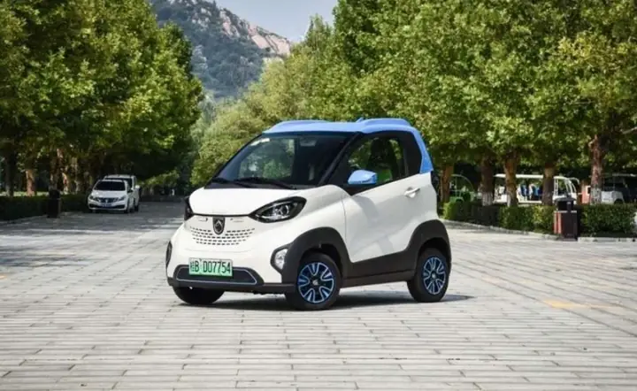 Baojun E100