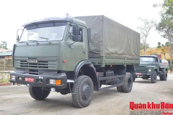 Xe Ô Tô Quân Dụng