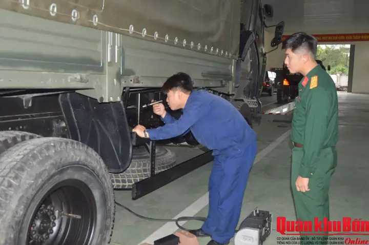 Xe Ô Tô Quân Dụng