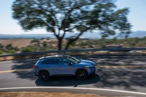 Xe Ô Tô Sử Dụng Xăng Hữu Cơ: Có Nên Sử Dụng Không?