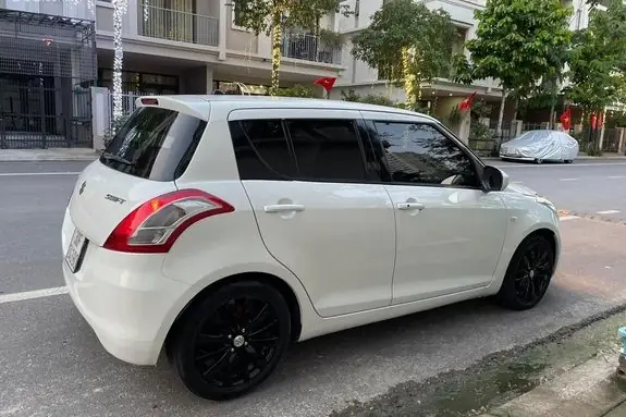 Giá Xe Suzuki Swift Cũ Bao Nhiêu?
