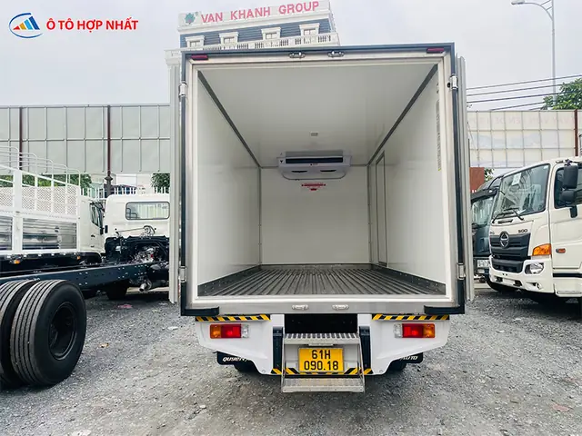 Thùng Đông Lạnh Xe Tải Hino Xzu710l 2.5 Tấn