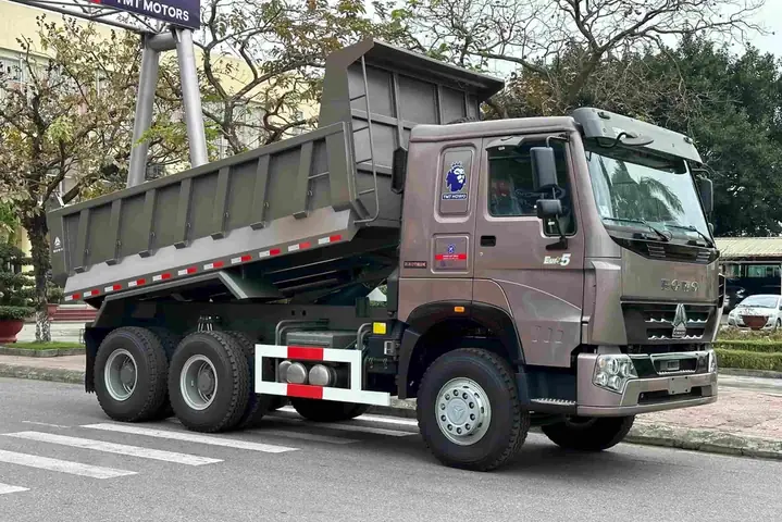 Đánh Giá Chi Tiết Xe Ben Howo 3 Chân Kiểu Thùng Hyundai (hd)