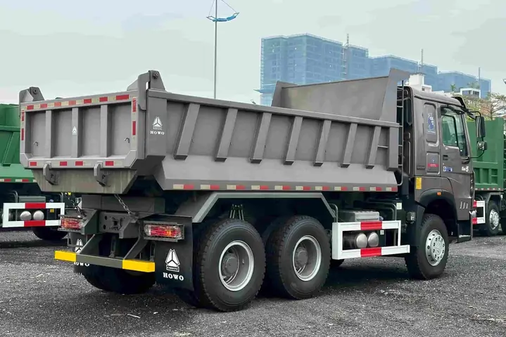 Đặc Điểm Nổi Bật Của Xe Ben Howo 3 Chân Thùng Hd