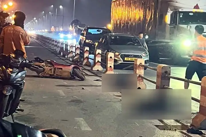 Hai Nguoi Tu Vong Sau Va Cham Tren Cau O Ha Noi Hinh Anh