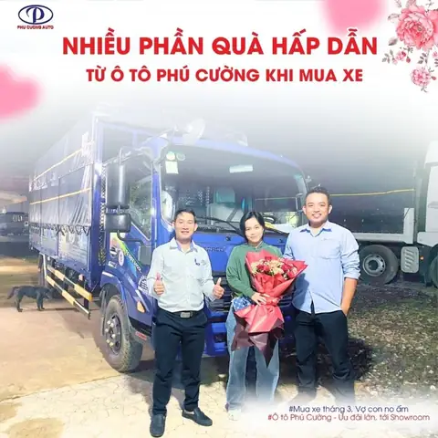 8/ Hình Ảnh Khách Hàng Mua Xe Tại Ô Tô Phú Cường