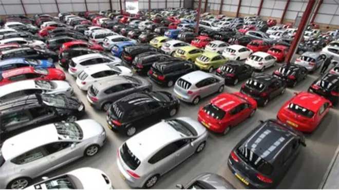 Mua Xe Ô Tô Thanh Lý Kho: Kinh Nghiệm Và Rủi Ro Cần Biết