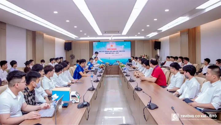 Cùng “chiêm Ngưỡng” Những Sáng Tạo Khoa Học Có 1 Không 2 Của Sinh Viên Trường Cơ Khí – Ô Tô, Hội Đồng Cnkt Ô Tô